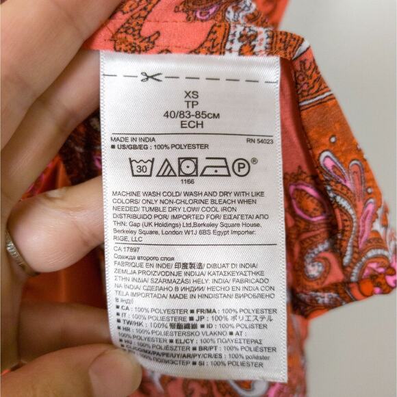 Banana Republic Red Paisley Blouse - Picture 5 of 5